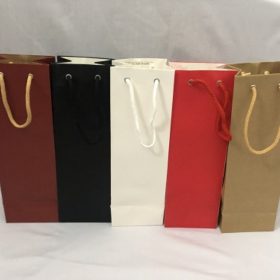 Dịch vụ thiết kế và in túi giấy mọi số lượng, giá rẻ tại Doozypack